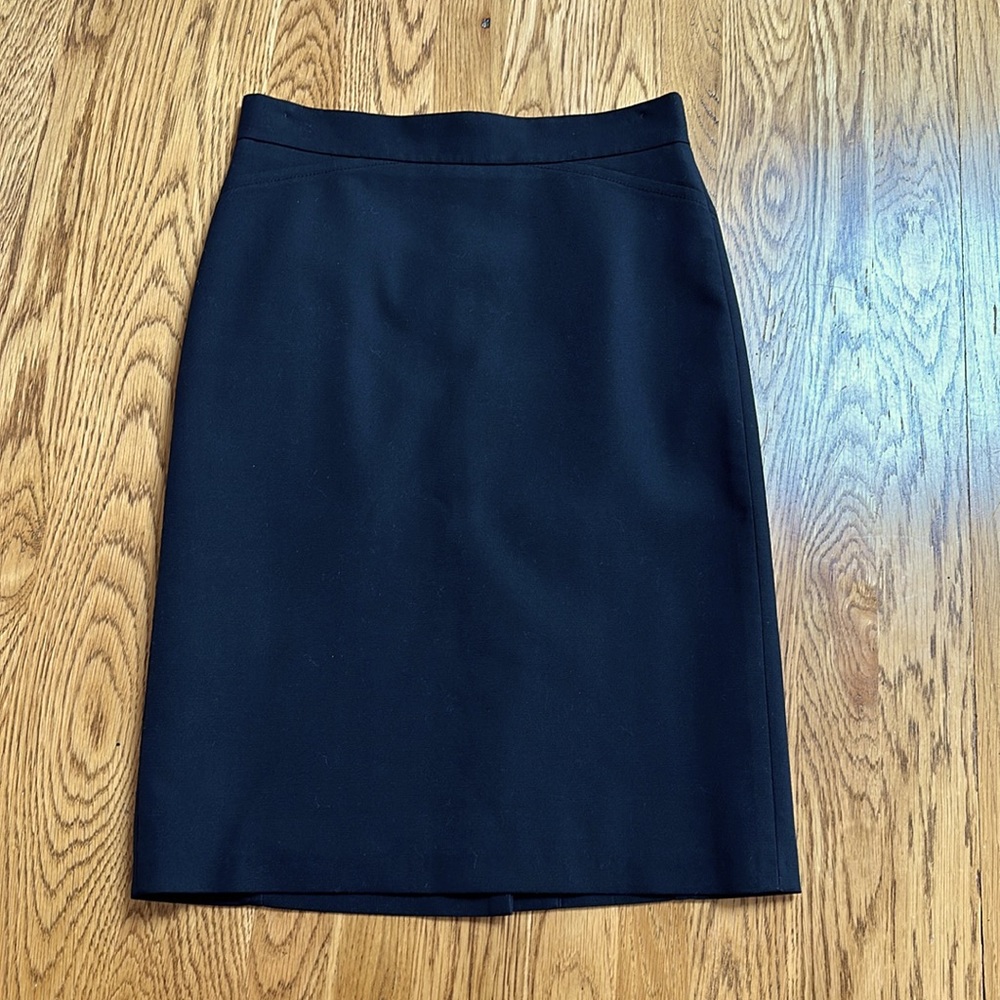 Black, Ann Taylor Loft lined skirt, size 2